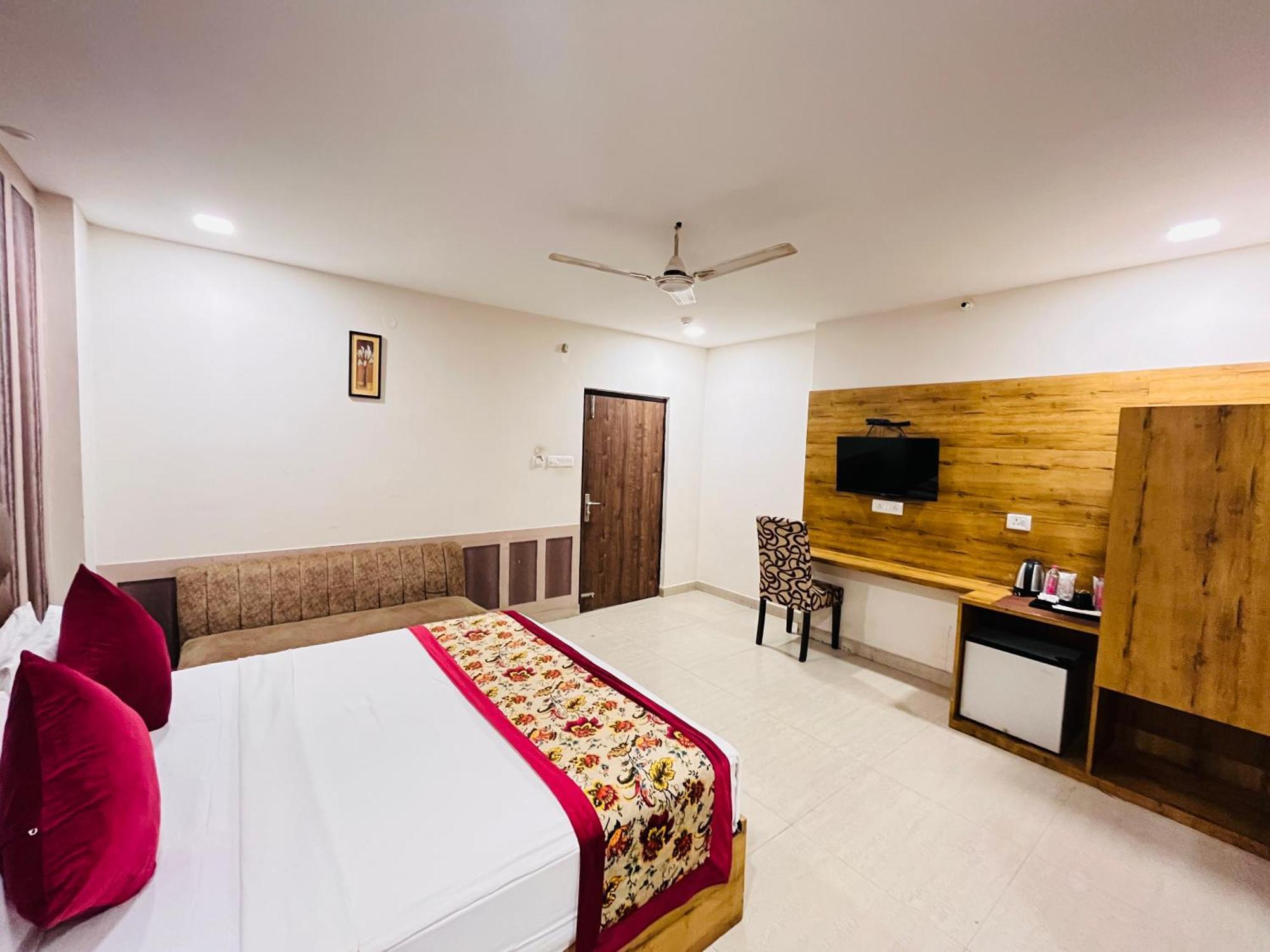 Ashoka Hotel Karol Bagh Delhi นิวเดลี ภายนอก รูปภาพ