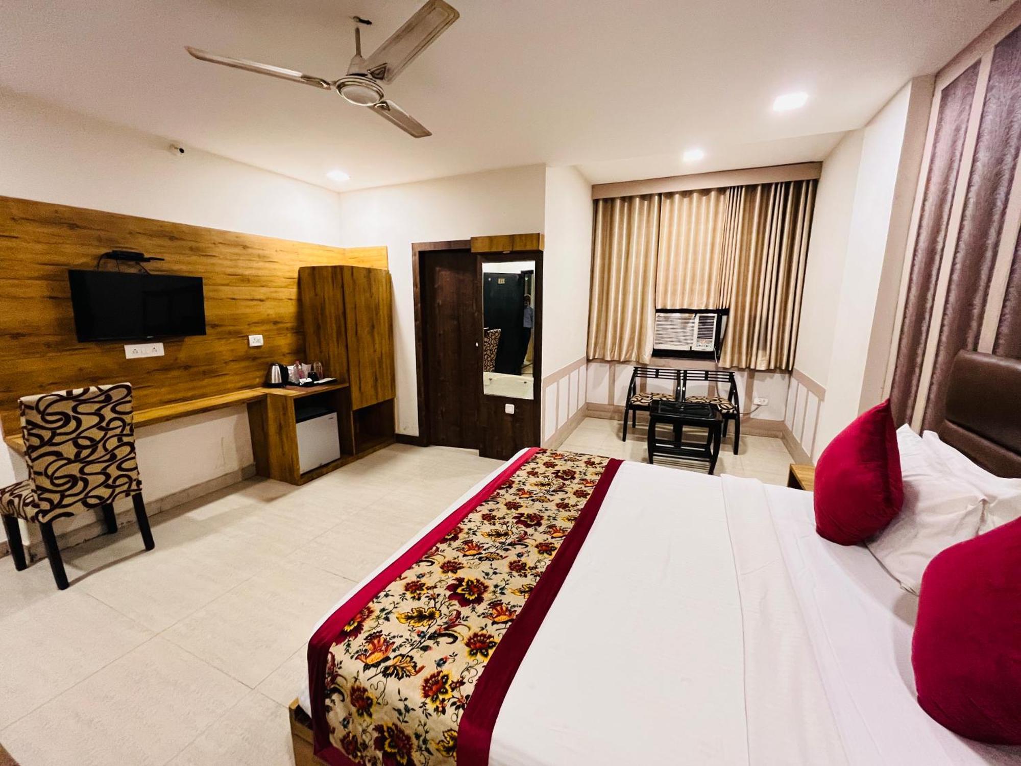 Ashoka Hotel Karol Bagh Delhi นิวเดลี ภายนอก รูปภาพ