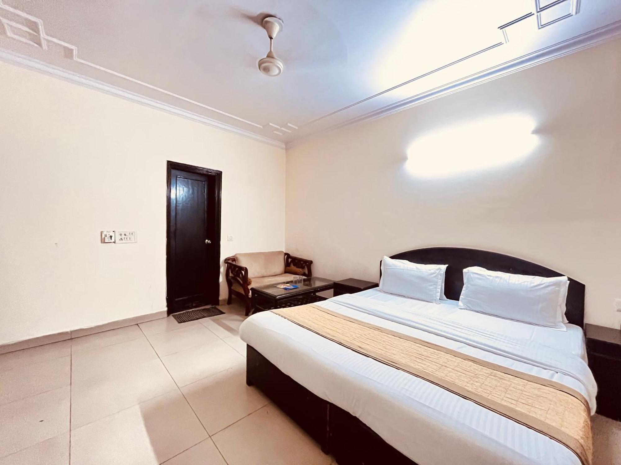 Ashoka Hotel Karol Bagh Delhi นิวเดลี ภายนอก รูปภาพ