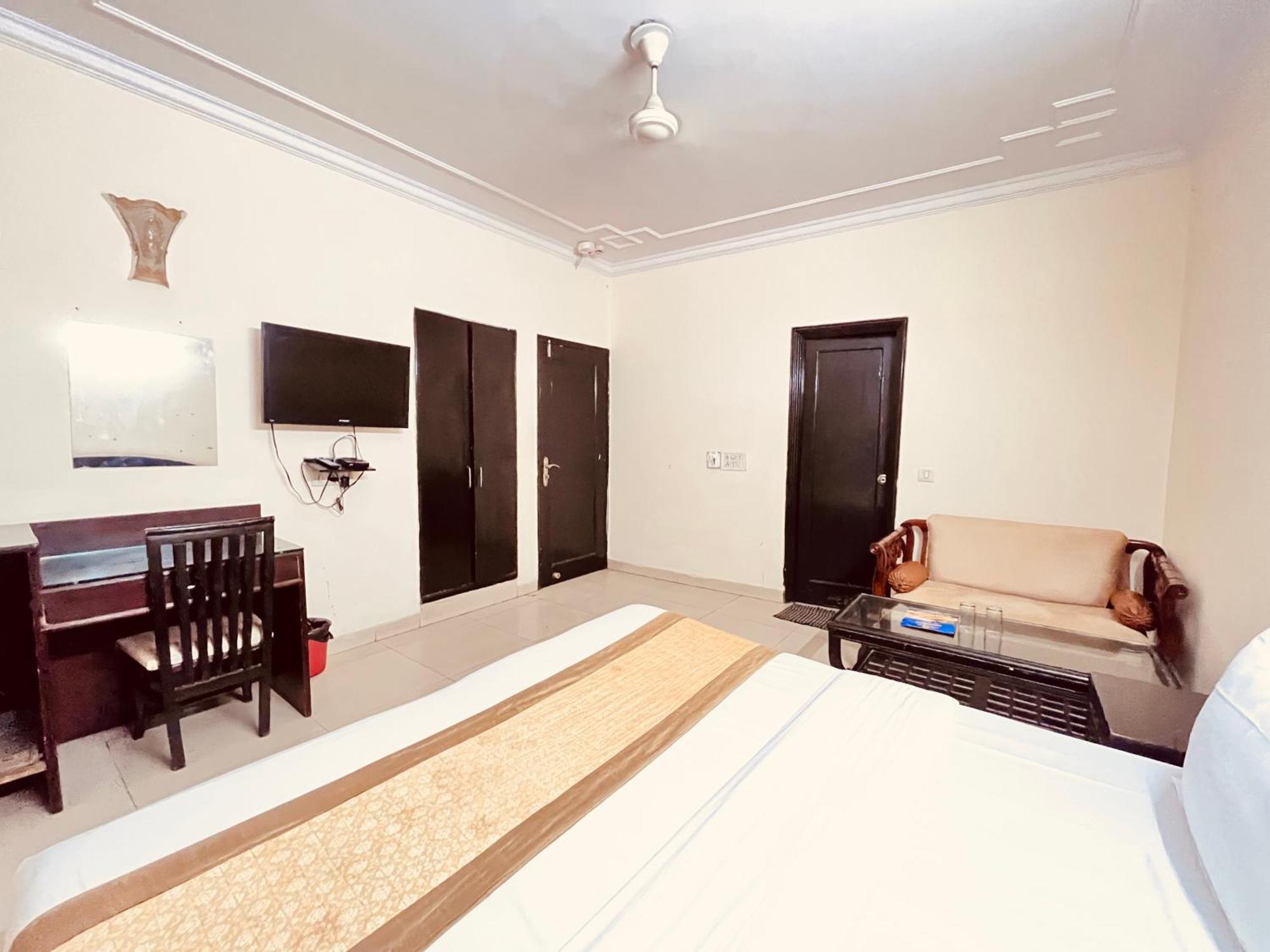 Ashoka Hotel Karol Bagh Delhi นิวเดลี ภายนอก รูปภาพ