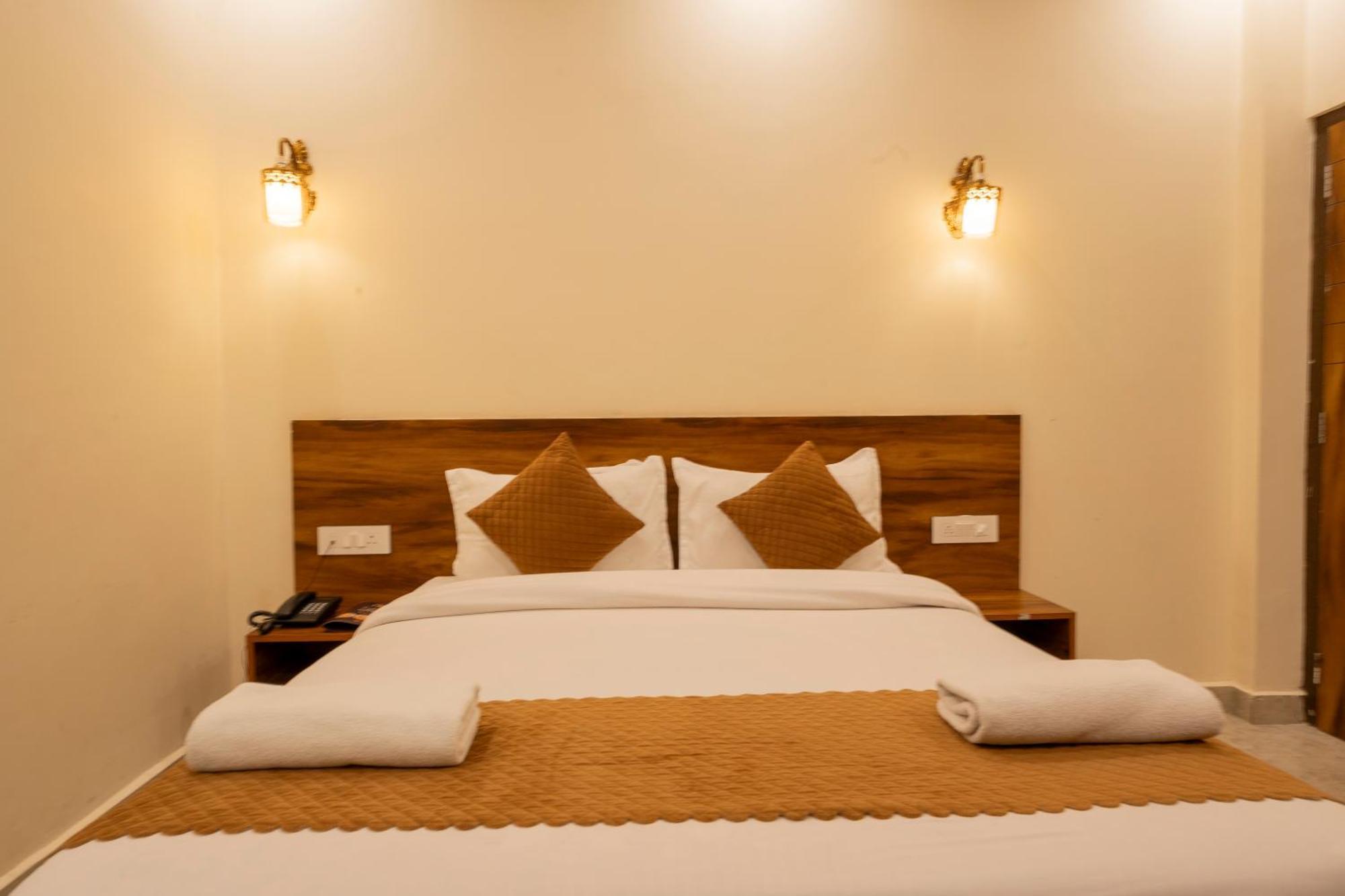 Ashoka Hotel Karol Bagh Delhi นิวเดลี ภายนอก รูปภาพ